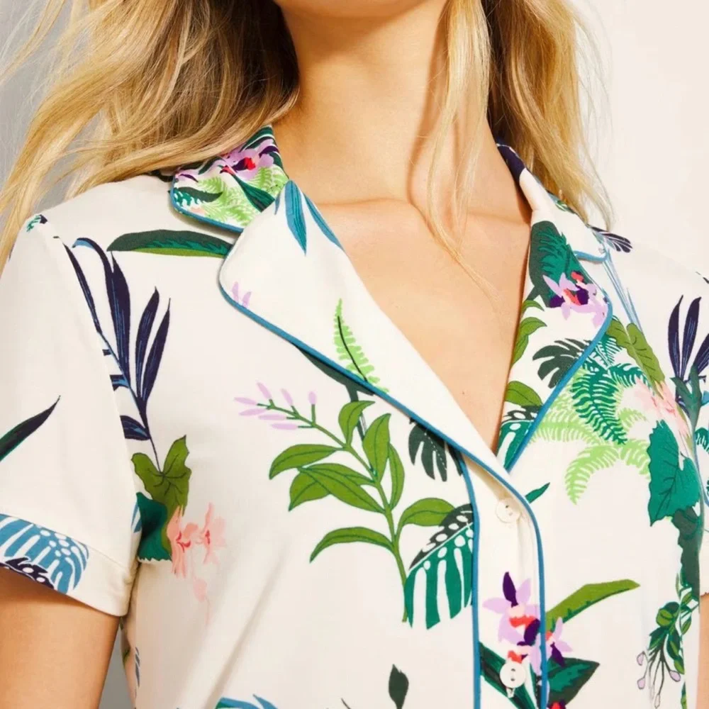 Soma Cool Nights Short Sleeve Notch Collar Lush Botanicals White Top - Picture 3 of 5